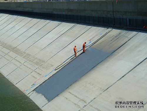 堤坝聚脲防水喷涂施工